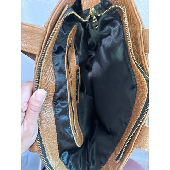 JJ Winters Honey Leather Tenley Tote - Picture 8 of 11